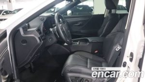 Lexus ES Luxury Plus 2025 года из Южной Кореи