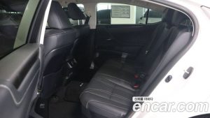 Lexus ES Luxury Plus 2025 года из Южной Кореи