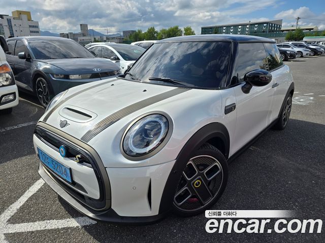 Mini Cooper RESOLUTE Edition 2024 года из Кореи