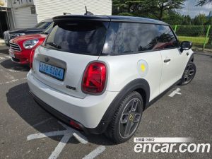 Mini Cooper RESOLUTE Edition 2024 года из Южной Кореи