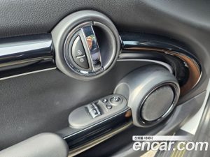 Mini Cooper RESOLUTE Edition 2024 года из Южной Кореи