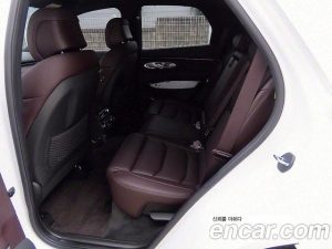 Genesis GV70 2.5T Бензин AWD 2024 года из Южной Кореи