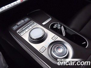 Genesis GV70 2.5T Бензин AWD 2024 года из Южной Кореи