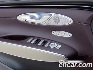 Genesis GV70 2.5T Бензин AWD 2024 года из Южной Кореи