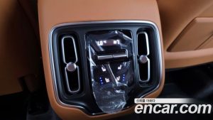 Astonmartin DBX 4.0 V8 707 2023 года из Южной Кореи
