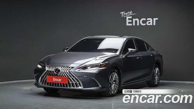 Lexus ES Executive 2026 года из Кореи