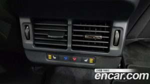 Land Rover Range Rover Evoque P250 Dynamic SE 2025 года из Южной Кореи