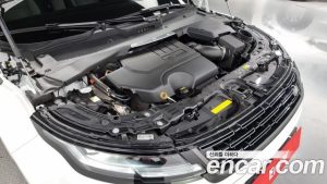 Land Rover Range Rover Evoque P250 Dynamic SE 2025 года из Южной Кореи