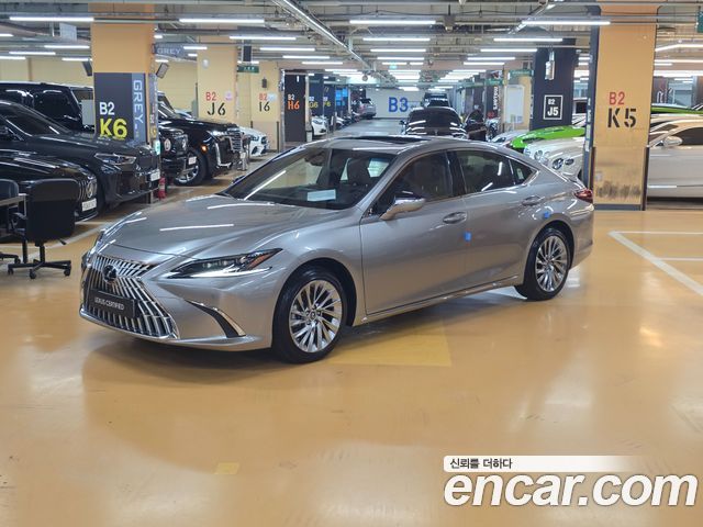 Lexus ES Executive 2026 года из Кореи
