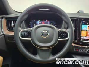 Volvo XC60 T8 Ultra Bright 2025 года из Южной Кореи