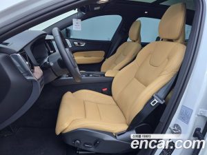 Volvo XC60 T8 Ultra Bright 2025 года из Южной Кореи