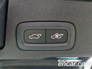 Volvo XC60 T8 Ultra Bright 2025 года из Южной Кореи