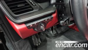 Porsche 911 CARRERA 4 GTS Cabriolet 2022 года из Южной Кореи