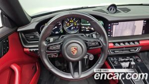 Porsche 911 CARRERA 4 GTS Cabriolet 2022 года из Южной Кореи