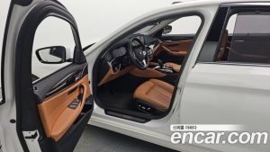 BMW 5-Series 520i Luxury 2023 года из Южной Кореи