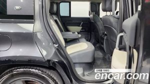 Land Rover Defender 110 P300 X- SE 2024 года из Южной Кореи