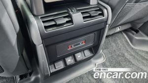 Land Rover Defender 110 P300 X- SE 2024 года из Южной Кореи