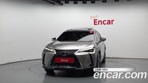 Lexus UX 2.0 AWD 2024 года из Южной Кореи