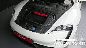 Porsche Taycan Base 2023 года из Южной Кореи