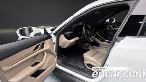 Porsche Taycan Base 2023 года из Южной Кореи