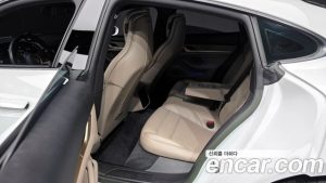 Porsche Taycan Base 2023 года из Южной Кореи