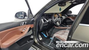 BMW X7 xDrive 40d M Sport 7-Seater 2023 года из Южной Кореи