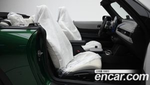 Mini Cooper Convertible Favoured 2025 года из Южной Кореи