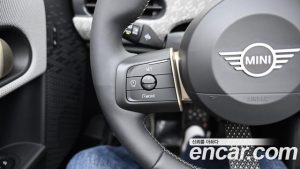 Mini Cooper Convertible Favoured 2025 года из Южной Кореи