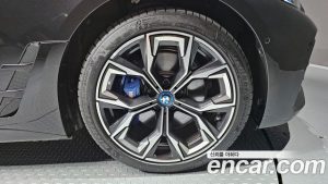 BMW i4 eDrive40 M Sport PRO 2024 года из Южной Кореи
