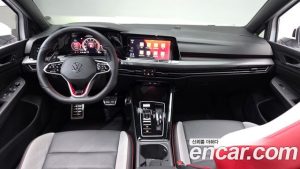 Volkswagen Golf 2.0 GTI 2024 года из Южной Кореи