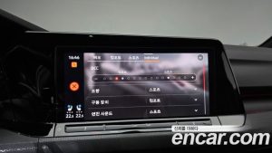 Volkswagen Golf 2.0 GTI 2024 года из Южной Кореи