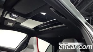 Volkswagen Golf 2.0 GTI 2024 года из Южной Кореи