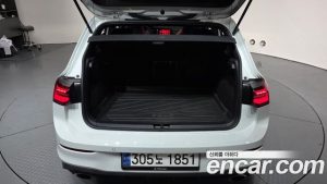 Volkswagen Golf 2.0 GTI 2024 года из Южной Кореи