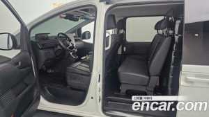 Hyundai Staria Wagon 5 2024 года из Южной Кореи
