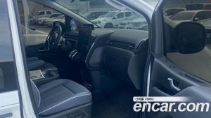 Hyundai Staria 4WD Lounge 7-Seater 2025 года из Южной Кореи