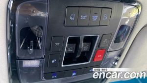 Hyundai Staria 4WD Lounge 7-Seater 2025 года из Южной Кореи