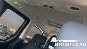 Hyundai Staria 4WD Lounge 7-Seater 2025 года из Южной Кореи