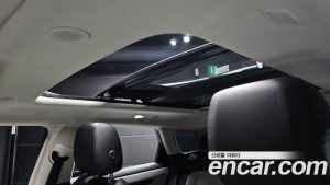 Land Rover Range Rover Evoque P250 Dynamic SE 2024 года из Южной Кореи