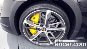 Porsche Taycan 4S CROSS TURISMO 2023 года из Южной Кореи