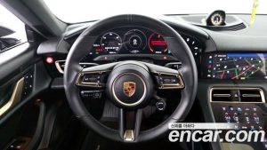 Porsche Taycan 4S CROSS TURISMO 2023 года из Южной Кореи