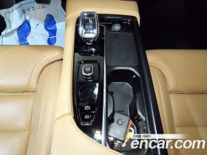 Volvo S90 B6 AWD ULTIMATE Bright 2024 года из Южной Кореи