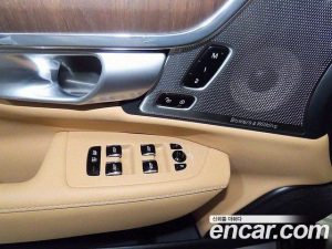 Volvo S90 B6 AWD ULTIMATE Bright 2024 года из Южной Кореи