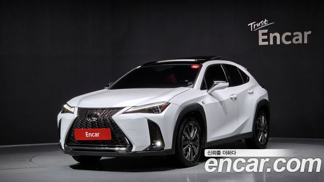 Lexus UX 2.0 F-Sport 2WD 2024 года из Кореи