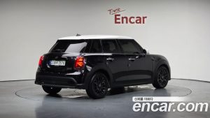 Mini Cooper 5Door CLASSIC 2024 года из Южной Кореи
