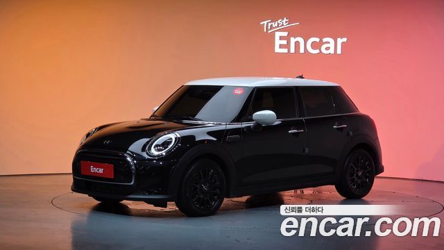 Mini Cooper 5Door CLASSIC 2024 года из Кореи