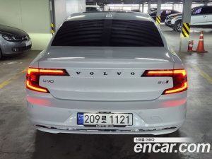 Volvo S90 B6 AWD ULTIMATE Bright 2024 года из Южной Кореи