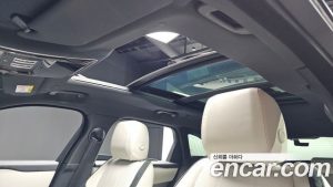 Land Rover Range Rover Velar 2.0 P250 R-Dynamic SE 2023 года из Южной Кореи