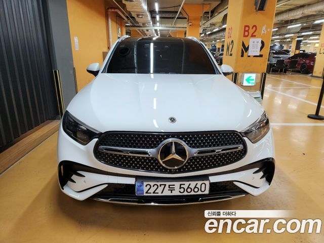 Mercedes-Benz GLC-Class GLC300 4MATIC AMG Line 2025 года из Кореи
