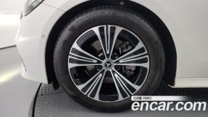 Mercedes-Benz E-Class E200 Avantgarde 2024 года из Южной Кореи
