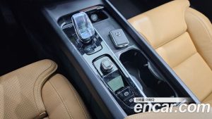 Volvo XC60 B5 Ultra Bright 2025 года из Южной Кореи